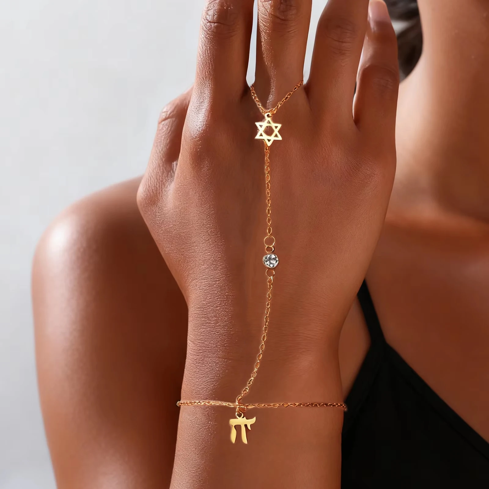 Jewelry & Watches Spółka Z Ograniczoną Odpowiedzialnością - Jewish Star of David Hebrew Letter