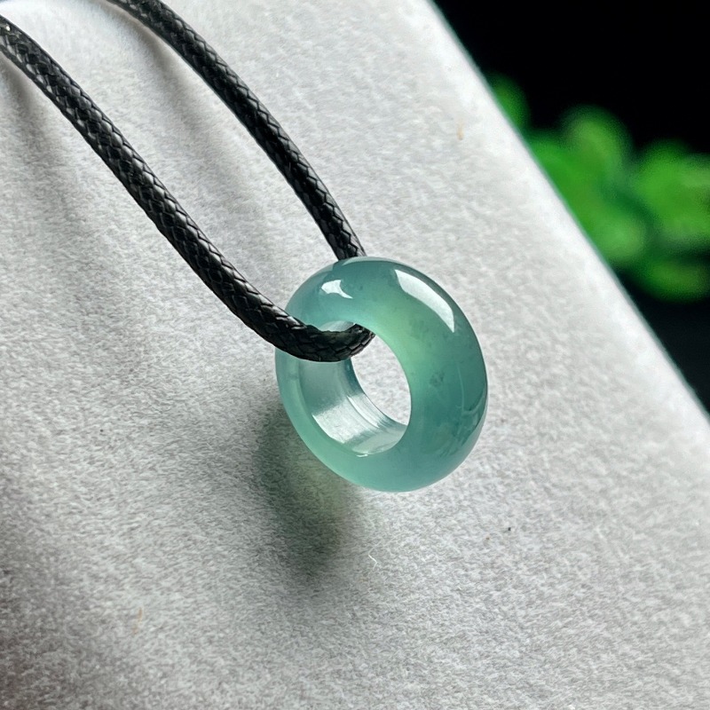 Jewelry & Watches Spółka Z Ograniczoną Odpowiedzialnością - Natural Emerald Blue Water Lucky Bead